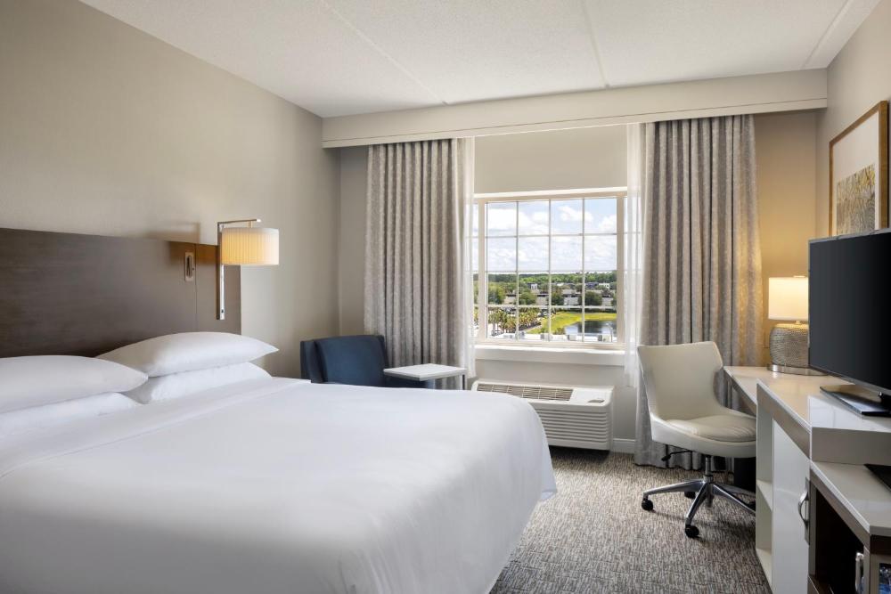 Traditional, Guest room, 1 King interior